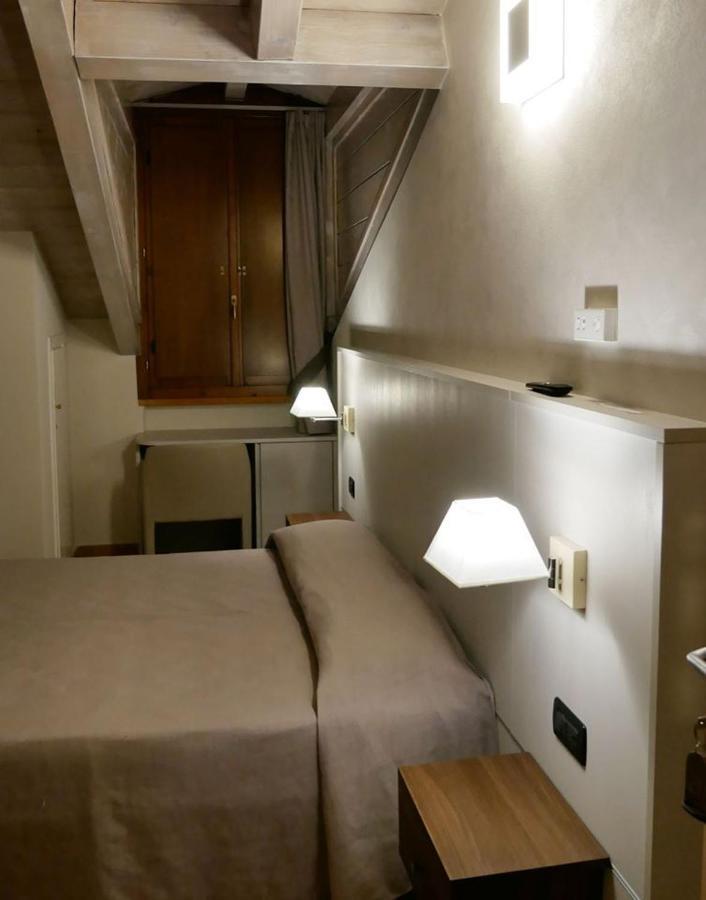 Hotel La Valle Volta Mantovana Buitenkant foto