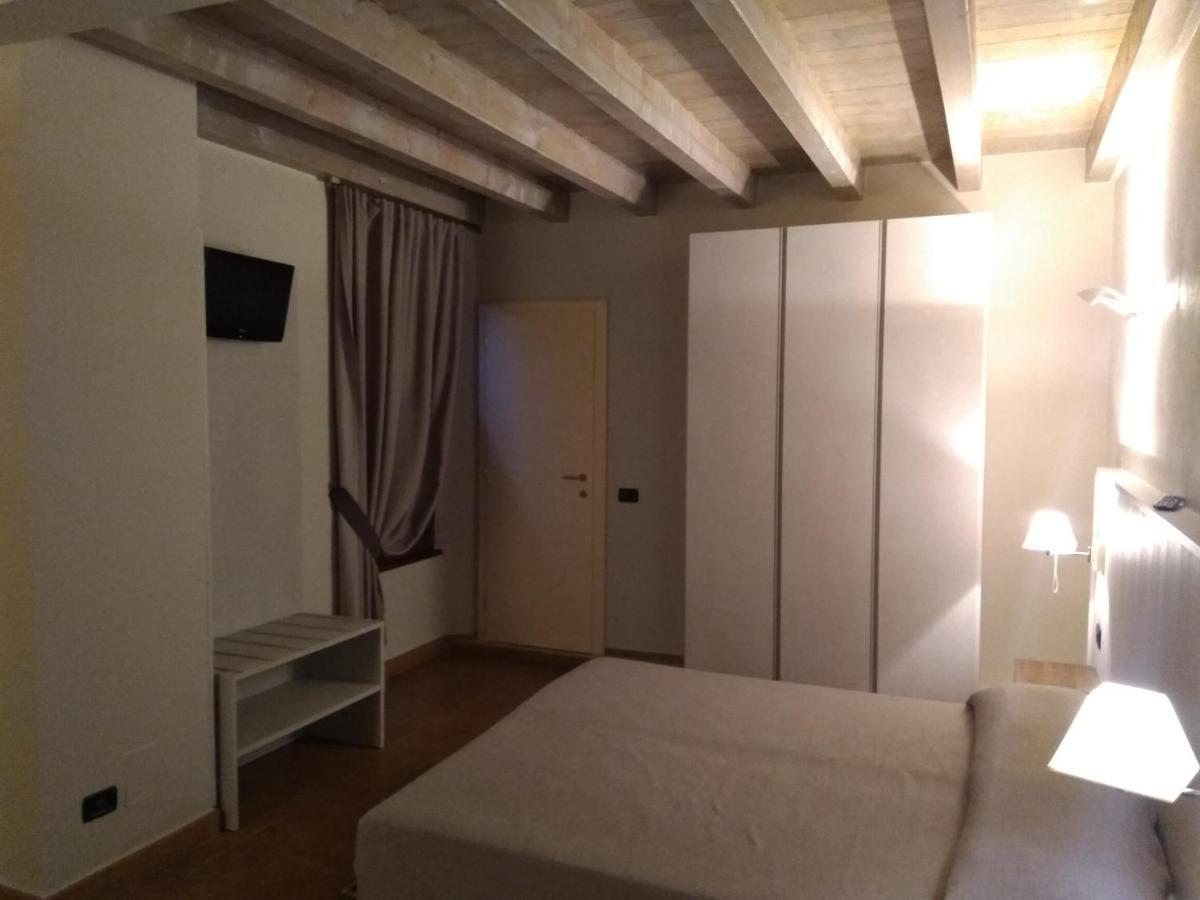 Hotel La Valle Volta Mantovana Buitenkant foto