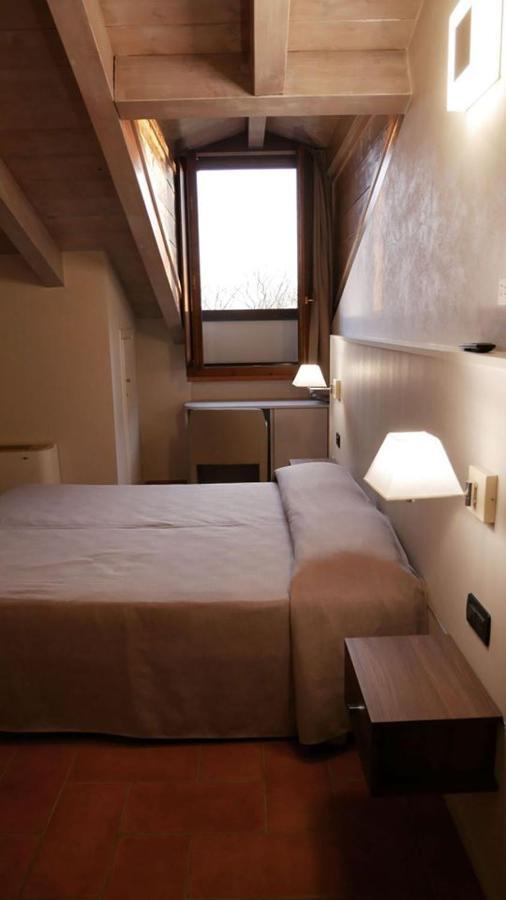 Hotel La Valle Volta Mantovana Buitenkant foto