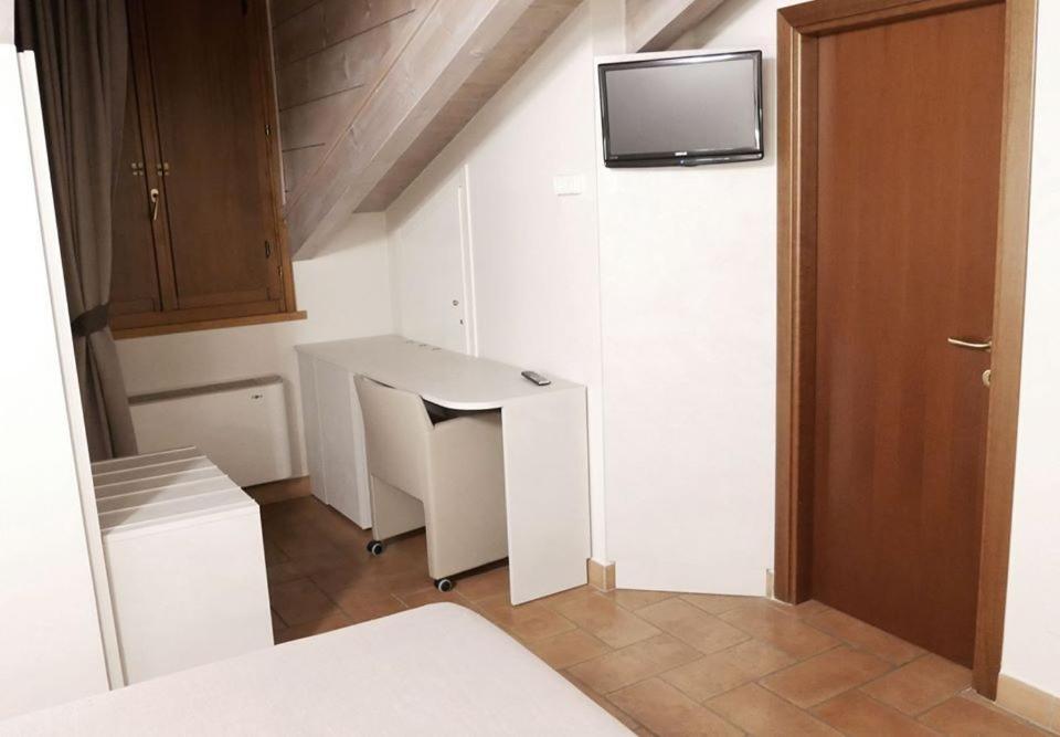 Hotel La Valle Volta Mantovana Buitenkant foto