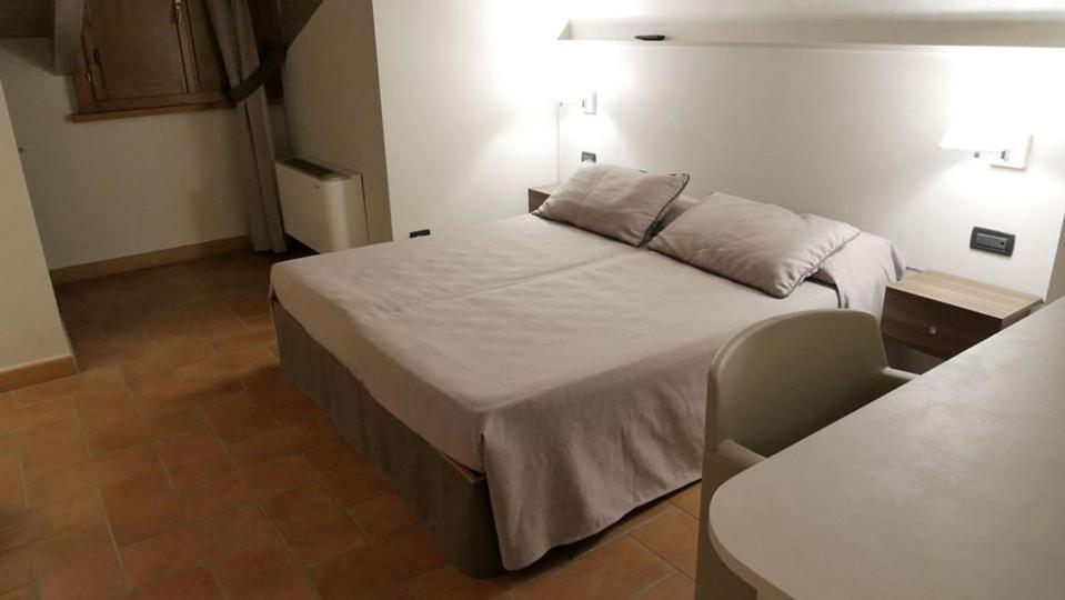 Hotel La Valle Volta Mantovana Buitenkant foto